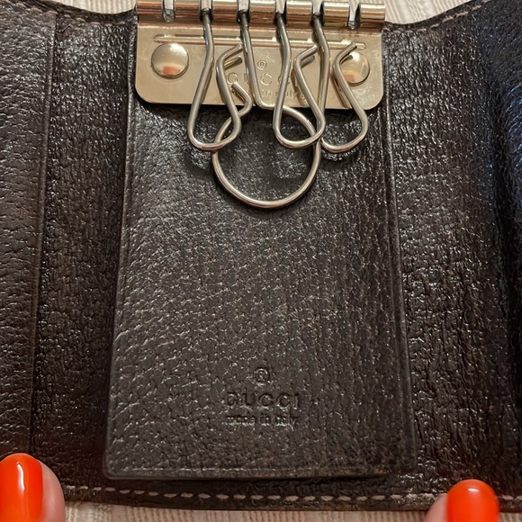 Gucci Brown Key Case 🤎 - Picture 6 of 8